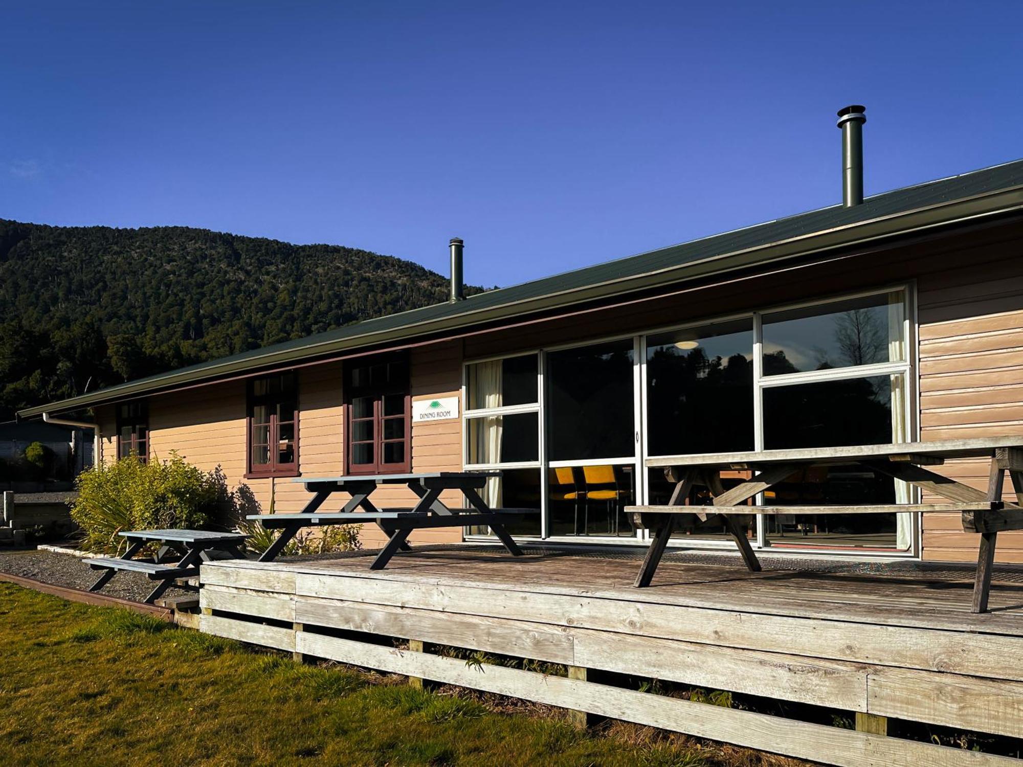 The Crossing Lodge & Backpackers Erua Eksteriør bilde