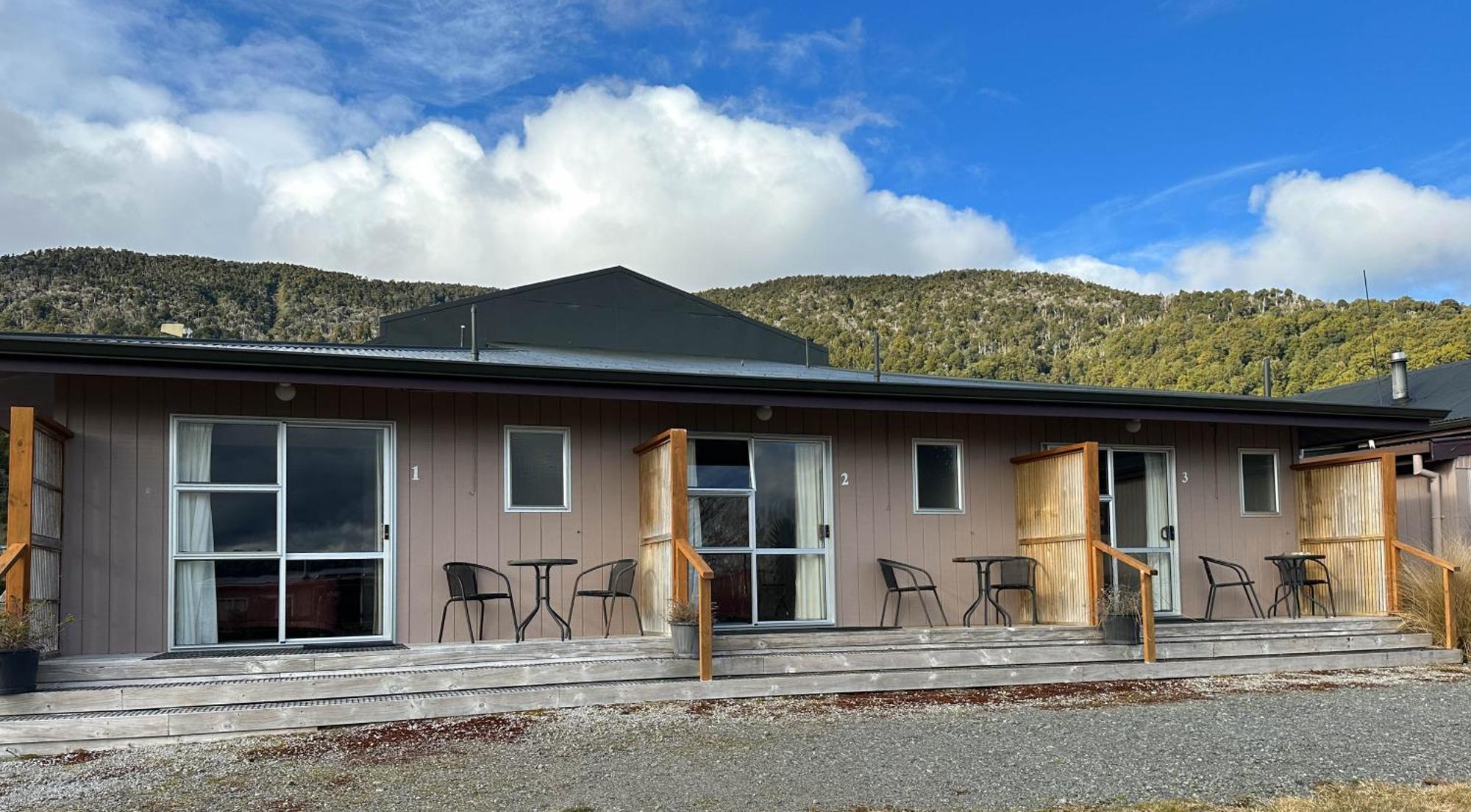 The Crossing Lodge & Backpackers Erua Eksteriør bilde
