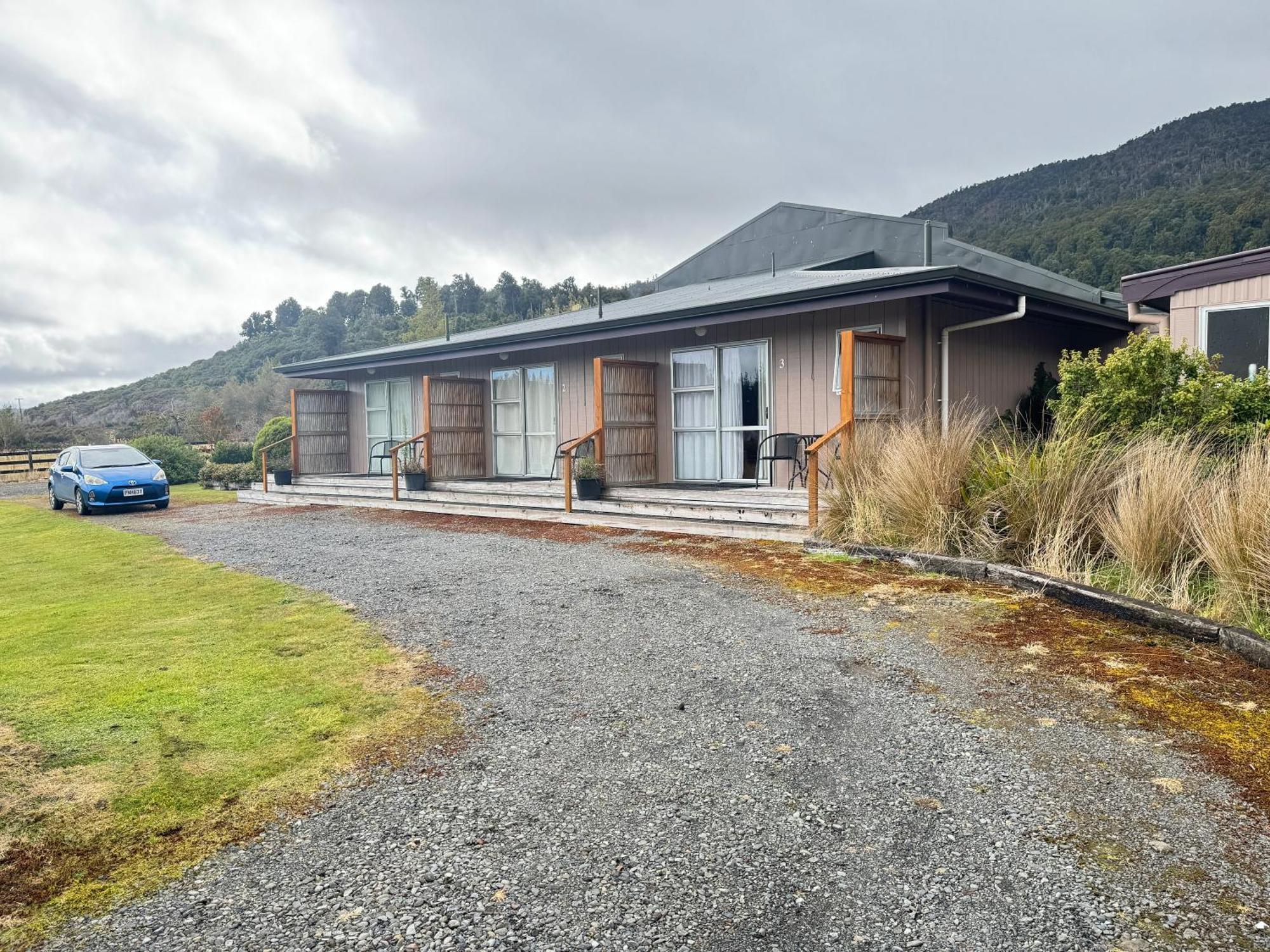 The Crossing Lodge & Backpackers Erua Eksteriør bilde