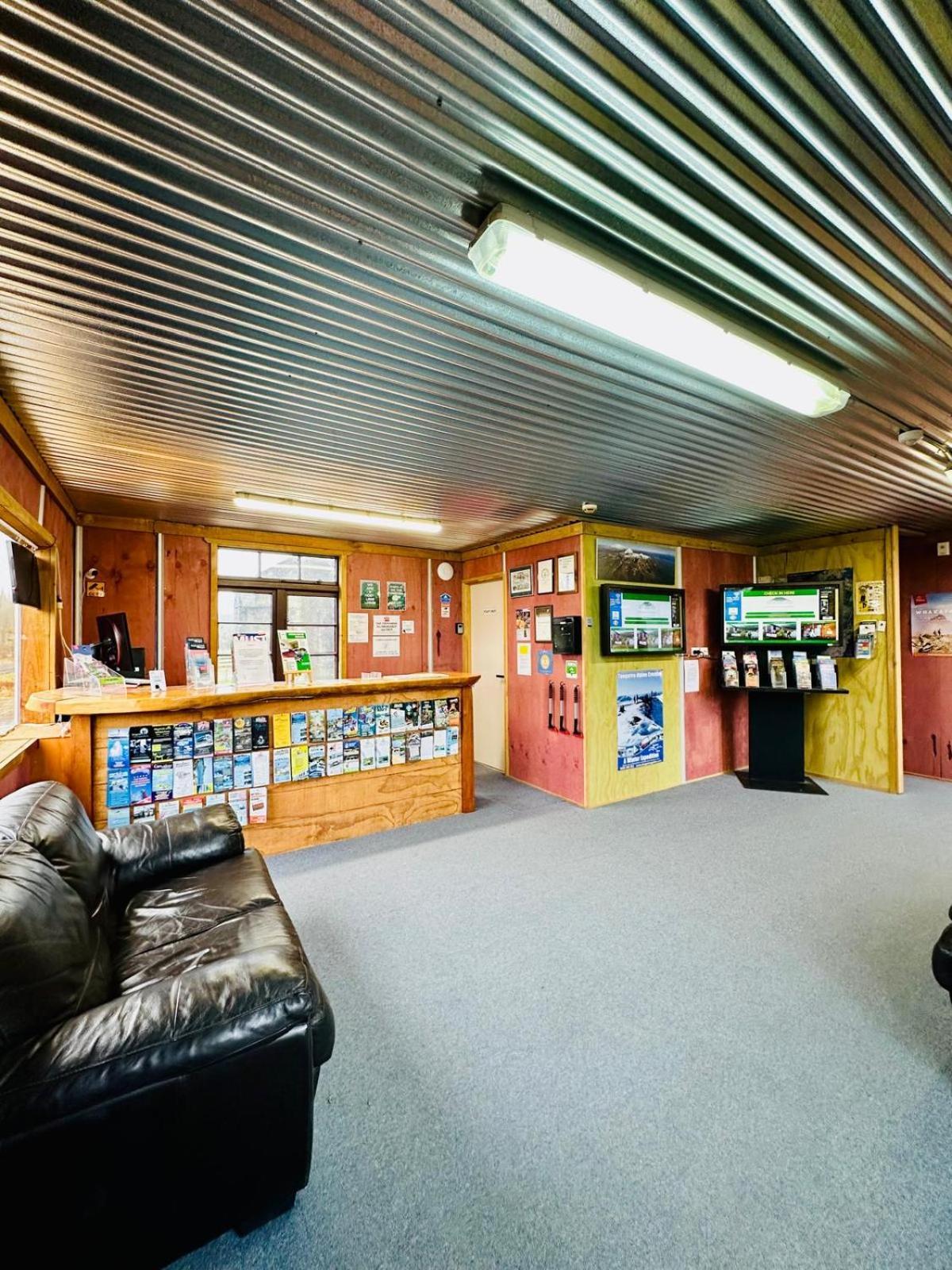The Crossing Lodge & Backpackers Erua Eksteriør bilde