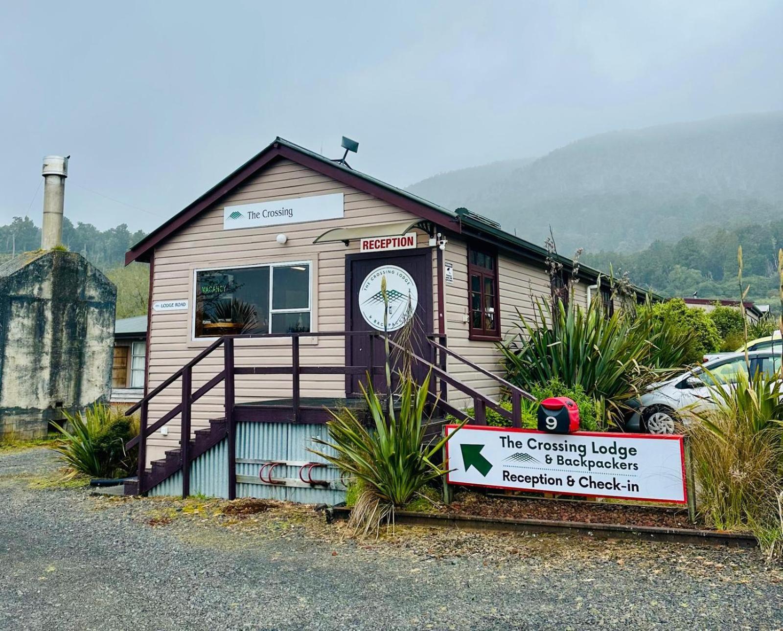 The Crossing Lodge & Backpackers Erua Eksteriør bilde